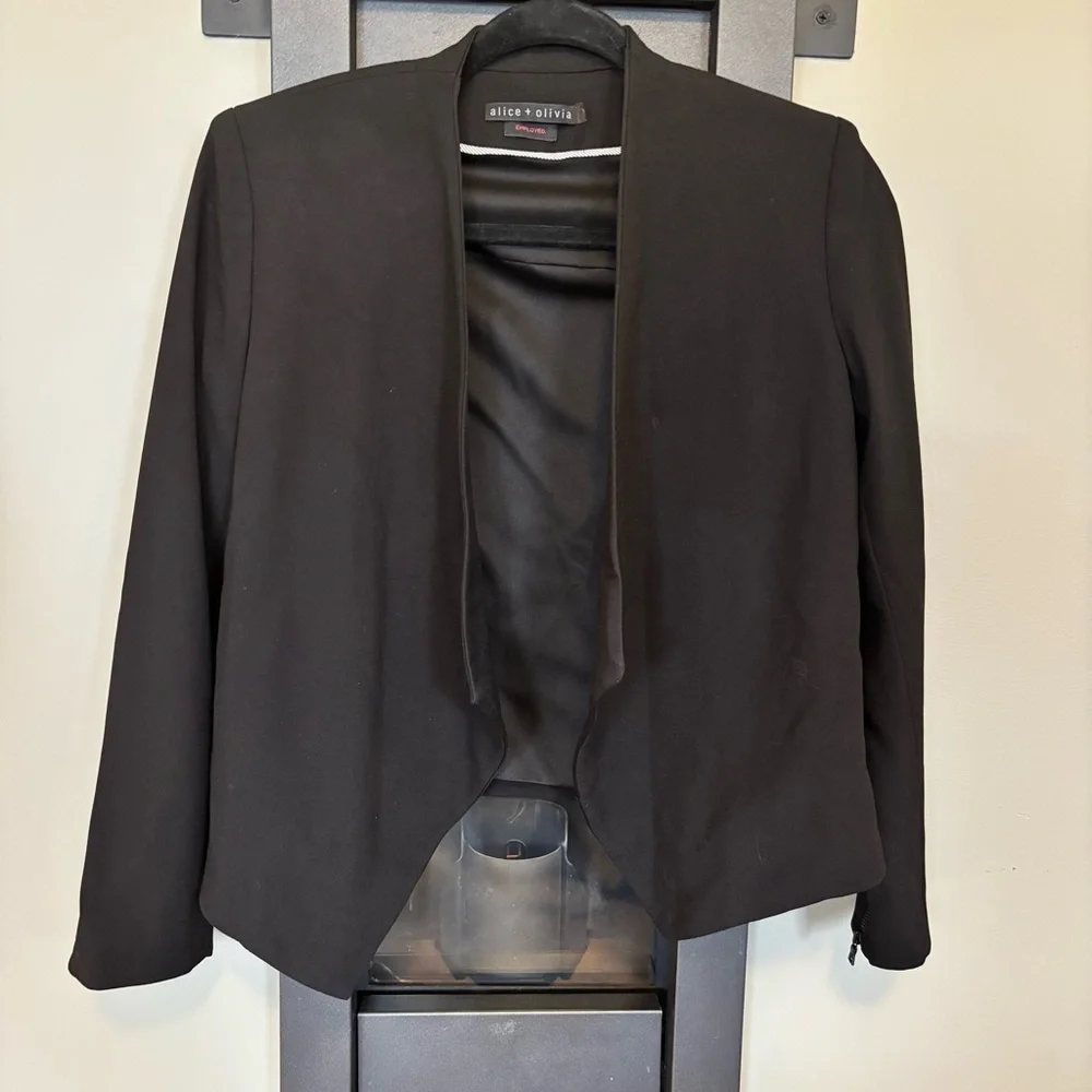 Alice + Olivia Black Women's Cropped Jacket - size 2​